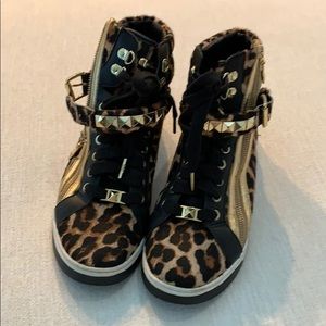 MK hightop Leopard print shoe